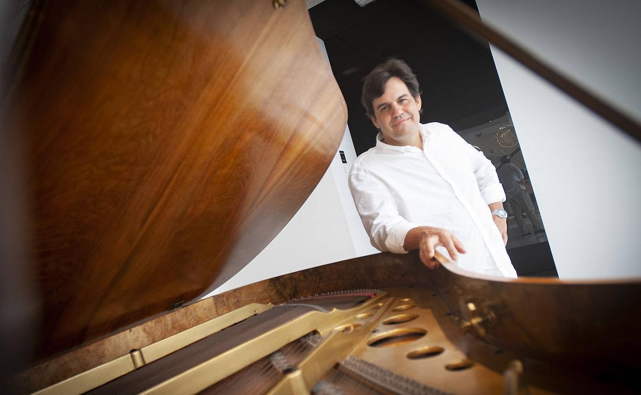 Tito García, pianista y compositor «Los músicos somos titiriteros